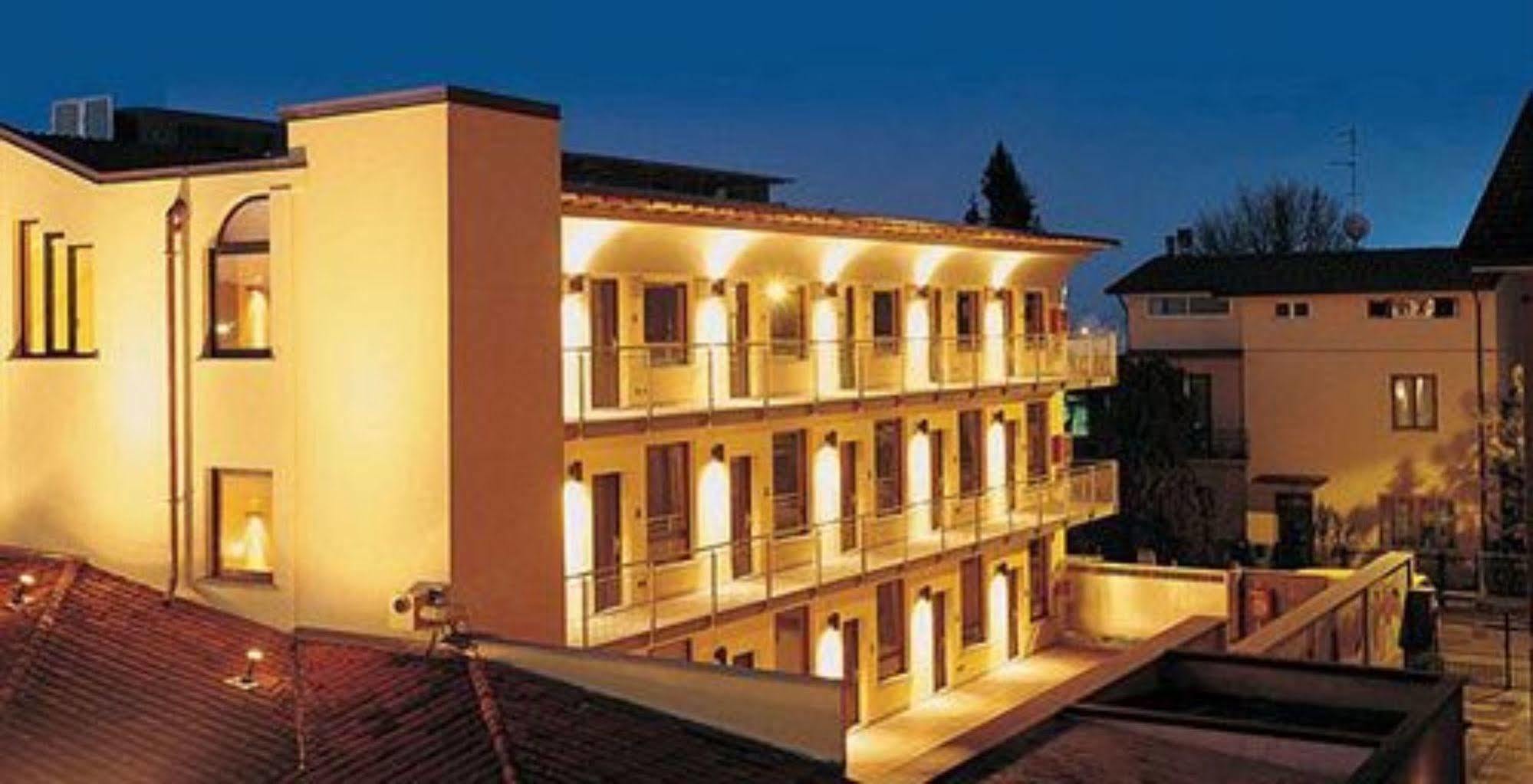 Hotel Ovest Plasencia Exterior foto